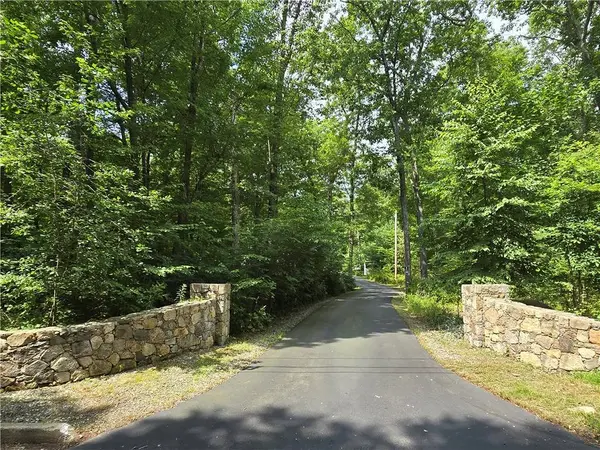 102 Bramble Bush RD, Coventry, RI 02816
