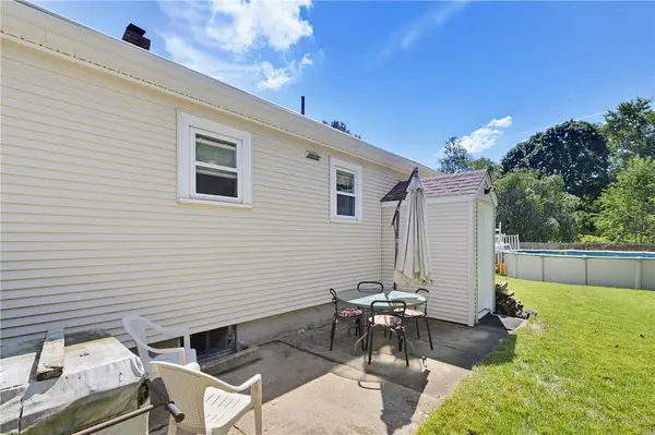 63 Taft ST, Coventry, RI 02816