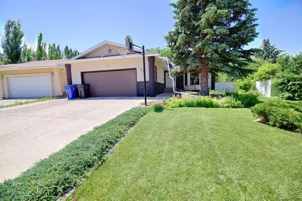 14 Mt Brazeau RD W, Lethbridge, AB T1K 6L6