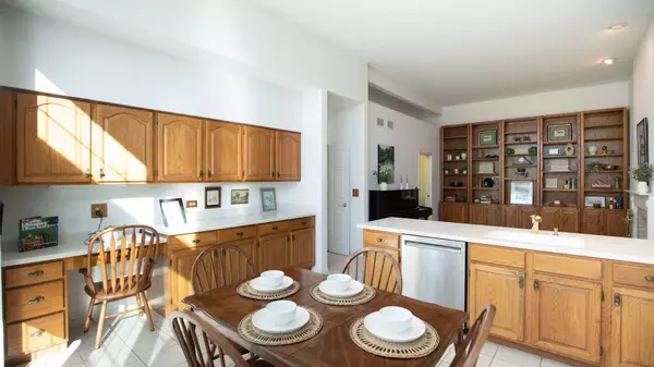 2060 Norwich CT, Glenview, IL 60026