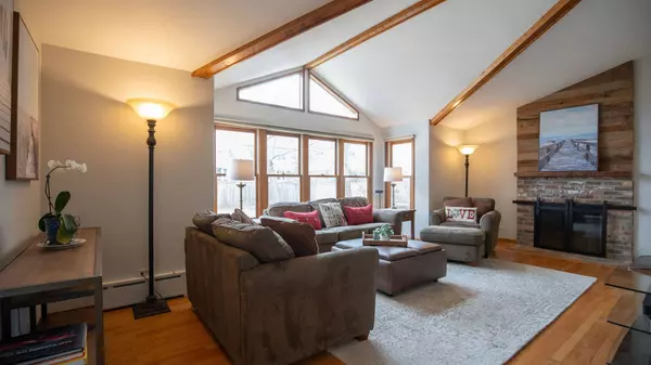 1836 Oak AVE, Northbrook, IL 60062