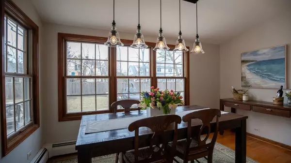 1836 Oak AVE, Northbrook, IL 60062