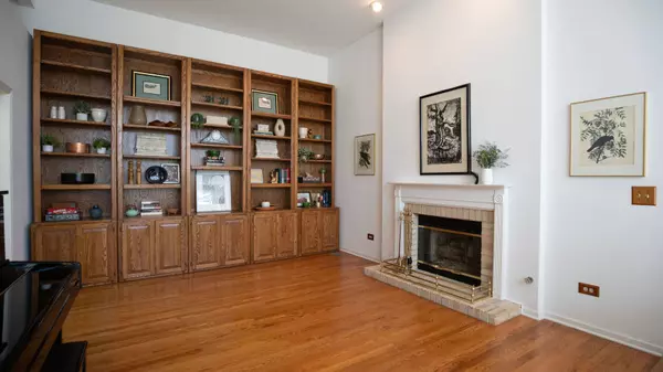 2060 Norwich CT, Glenview, IL 60026