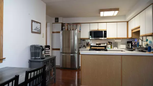 7120 N MILWAUKEE AVE #303, Niles, IL 60714