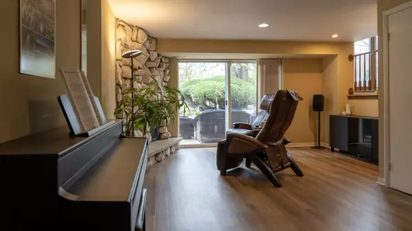 1462 Hemlock Knoll TER, Northbrook, IL 60062