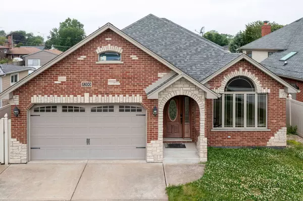 8200 NATOMA AVE, Burbank, IL 60459