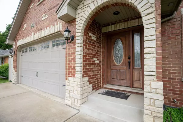 8200 NATOMA AVE, Burbank, IL 60459