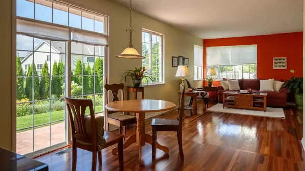 107 W Hampton CT, Round Lake, IL 60073