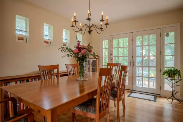 5517 Warren ST, Morton Grove, IL 60053