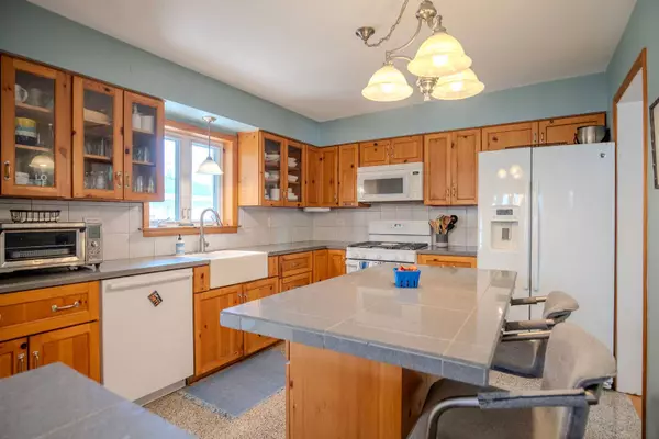 5517 Warren ST, Morton Grove, IL 60053