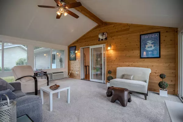 1331 ADIRONDACK DR, Northbrook, IL 60062