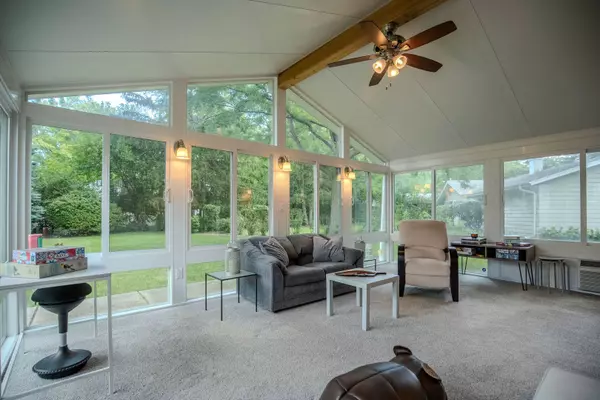 1331 ADIRONDACK DR, Northbrook, IL 60062