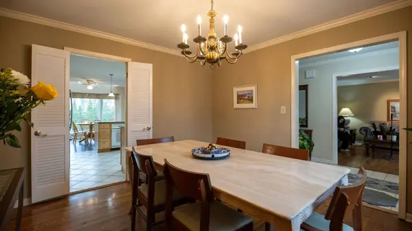 1346 Wessling DR, Northbrook, IL 60062