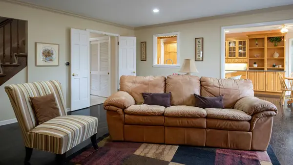 1346 Wessling DR, Northbrook, IL 60062