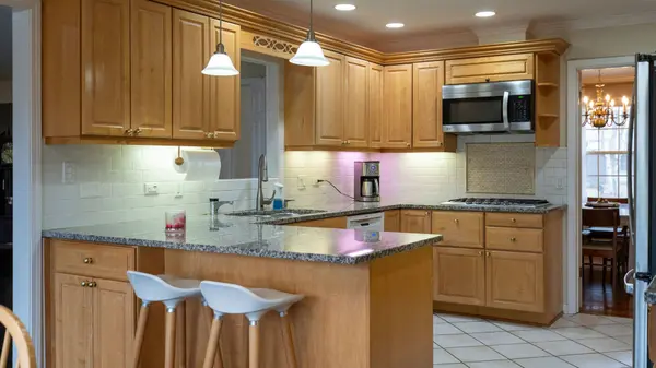 1346 Wessling DR, Northbrook, IL 60062