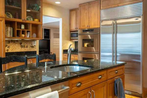 3810 Russett LN, Northbrook, IL 60062