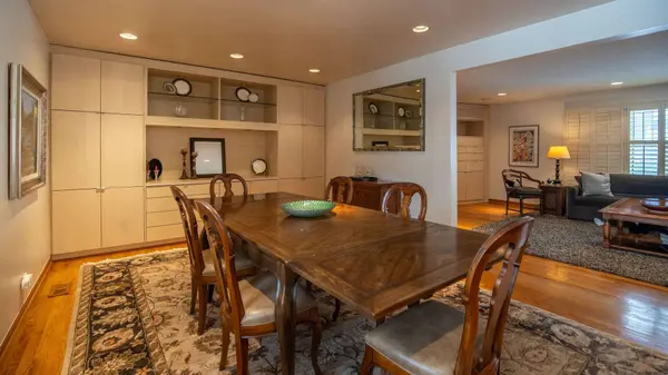 3810 Russett LN, Northbrook, IL 60062