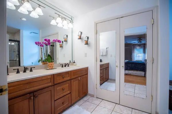 3810 Russett LN, Northbrook, IL 60062