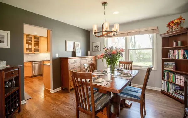 4025 Radcliffe DR, Northbrook, IL 60062