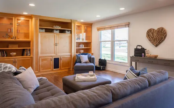 4025 Radcliffe DR, Northbrook, IL 60062