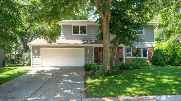 3614 Radcliffe DR, Northbrook, IL 60062
