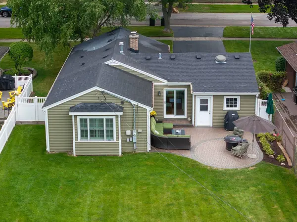 323 S Benton ST, Palatine, IL 60067