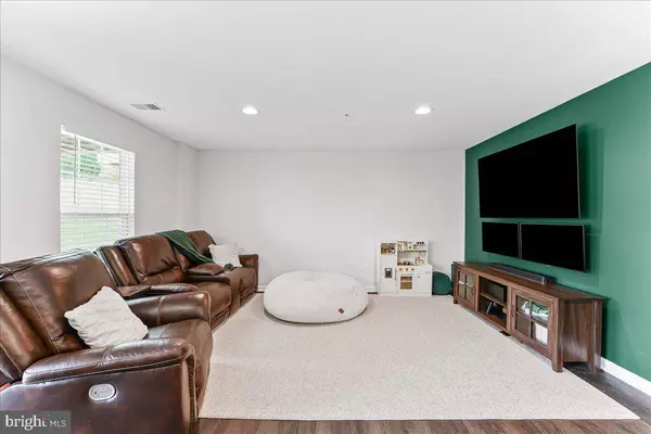 1884 THISTLE CT, Downingtown, PA 19335