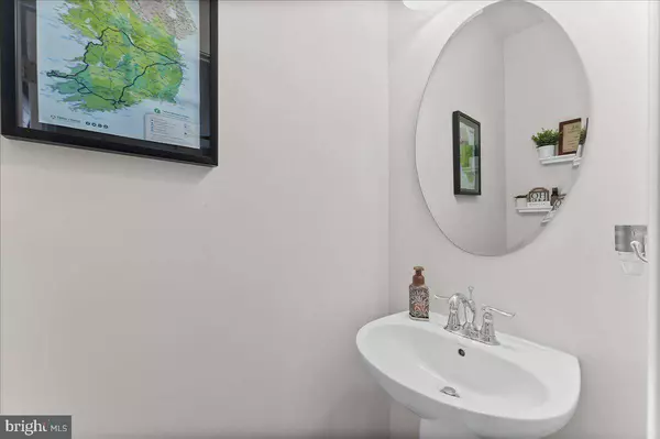 1884 THISTLE CT, Downingtown, PA 19335