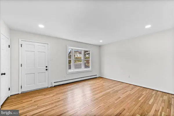 1821 PLUM, Upper Chichester, PA 19061