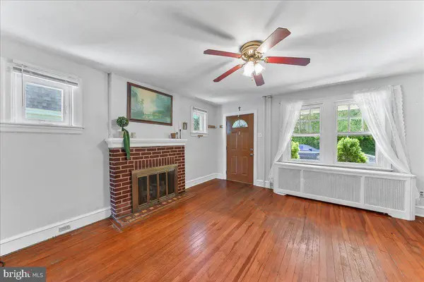 44 HILLSIDE AVE, Upper Darby, PA 19082