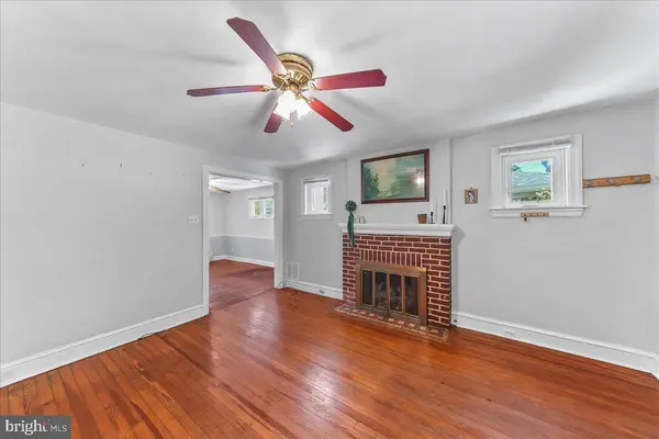 44 HILLSIDE AVE, Upper Darby, PA 19082