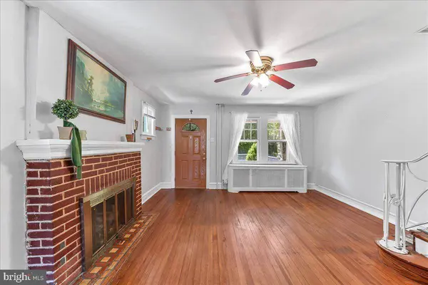 44 HILLSIDE AVE, Upper Darby, PA 19082