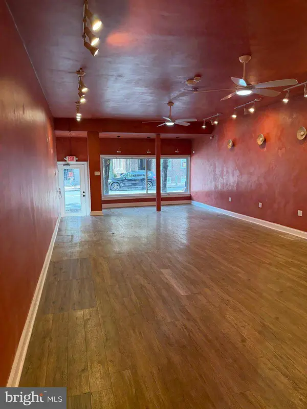 29 W LANCASTER, Ardmore, PA 19003