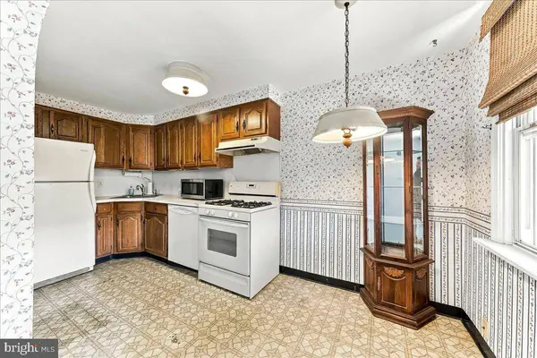 282 N OAK AVE, Clifton Heights, PA 19018
