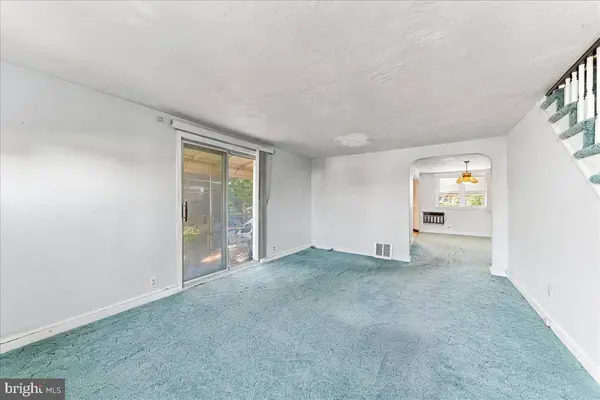 282 N OAK AVE, Clifton Heights, PA 19018