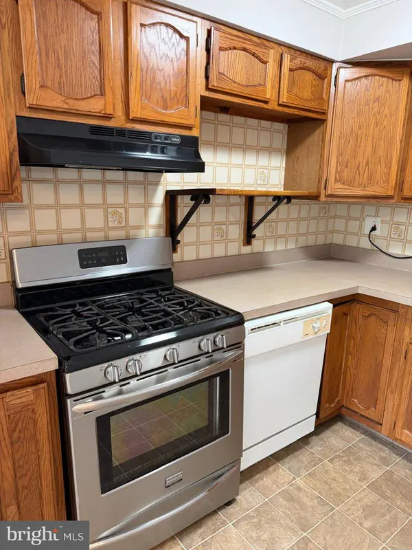 1404 POWELL RD, Brookhaven, PA 19015