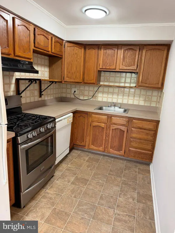 1404 POWELL RD, Brookhaven, PA 19015