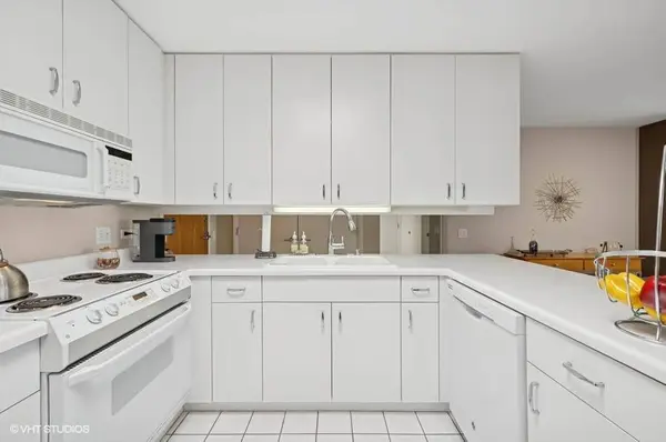 361 KELBURN RD #316, Deerfield, IL 60015