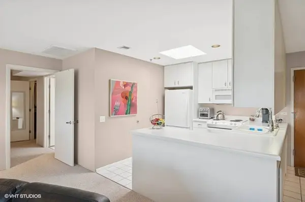 361 KELBURN RD #316, Deerfield, IL 60015