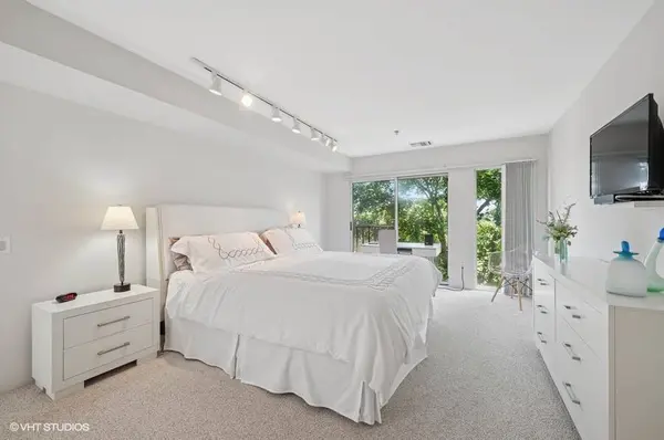 361 KELBURN RD #316, Deerfield, IL 60015