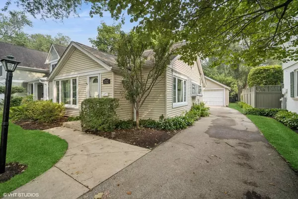 1712 Maple AVE, Northbrook, IL 60062