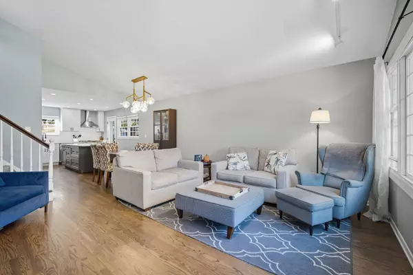 1721 Elm AVE, Northbrook, IL 60062