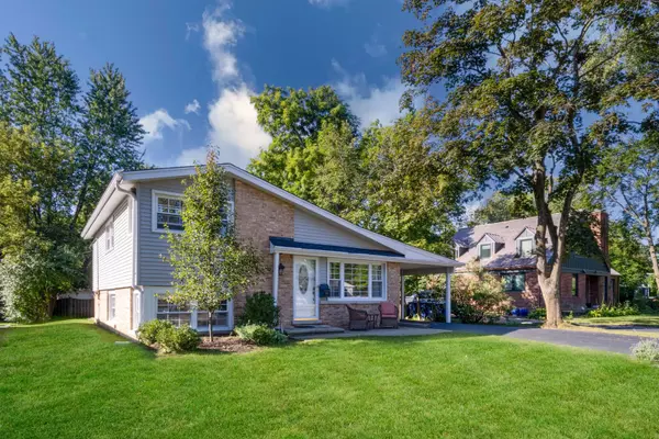 1721 Elm AVE, Northbrook, IL 60062