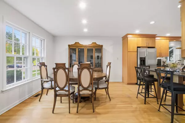 1823 Milton AVE, Northbrook, IL 60062