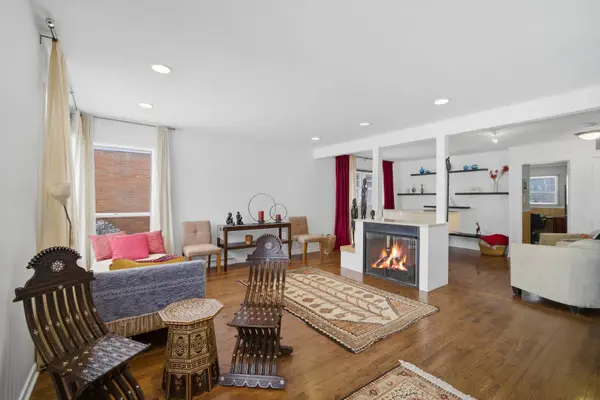 1041 Cedar LN, Northbrook, IL 60062