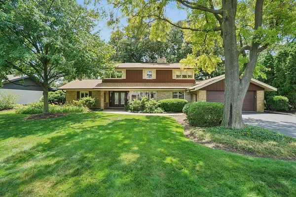 147 Timber View DR, Oak Brook, IL 60523