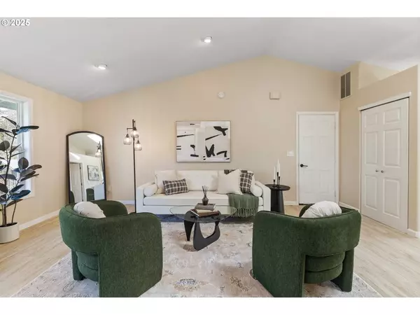 2965 W 19TH AVE, Eugene, OR 97405