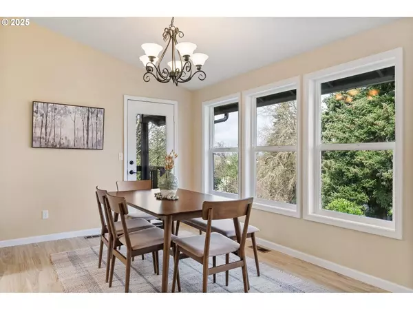 2965 W 19TH AVE, Eugene, OR 97405