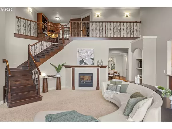 6035 FERNHILL LOOP, Springfield, OR 97478