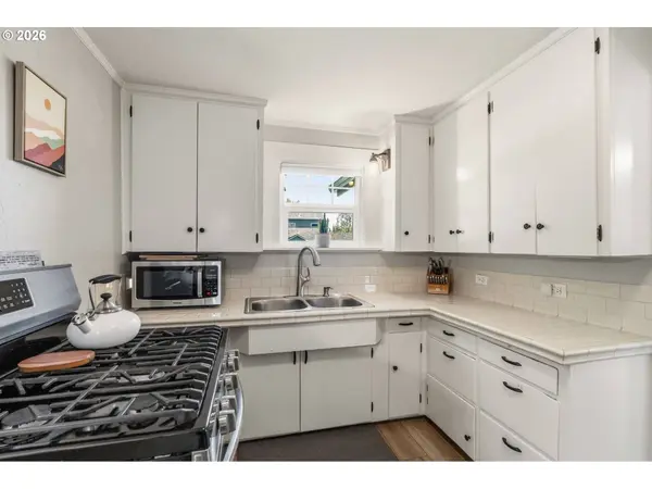 2845 ADAMS ST, Eugene, OR 97405